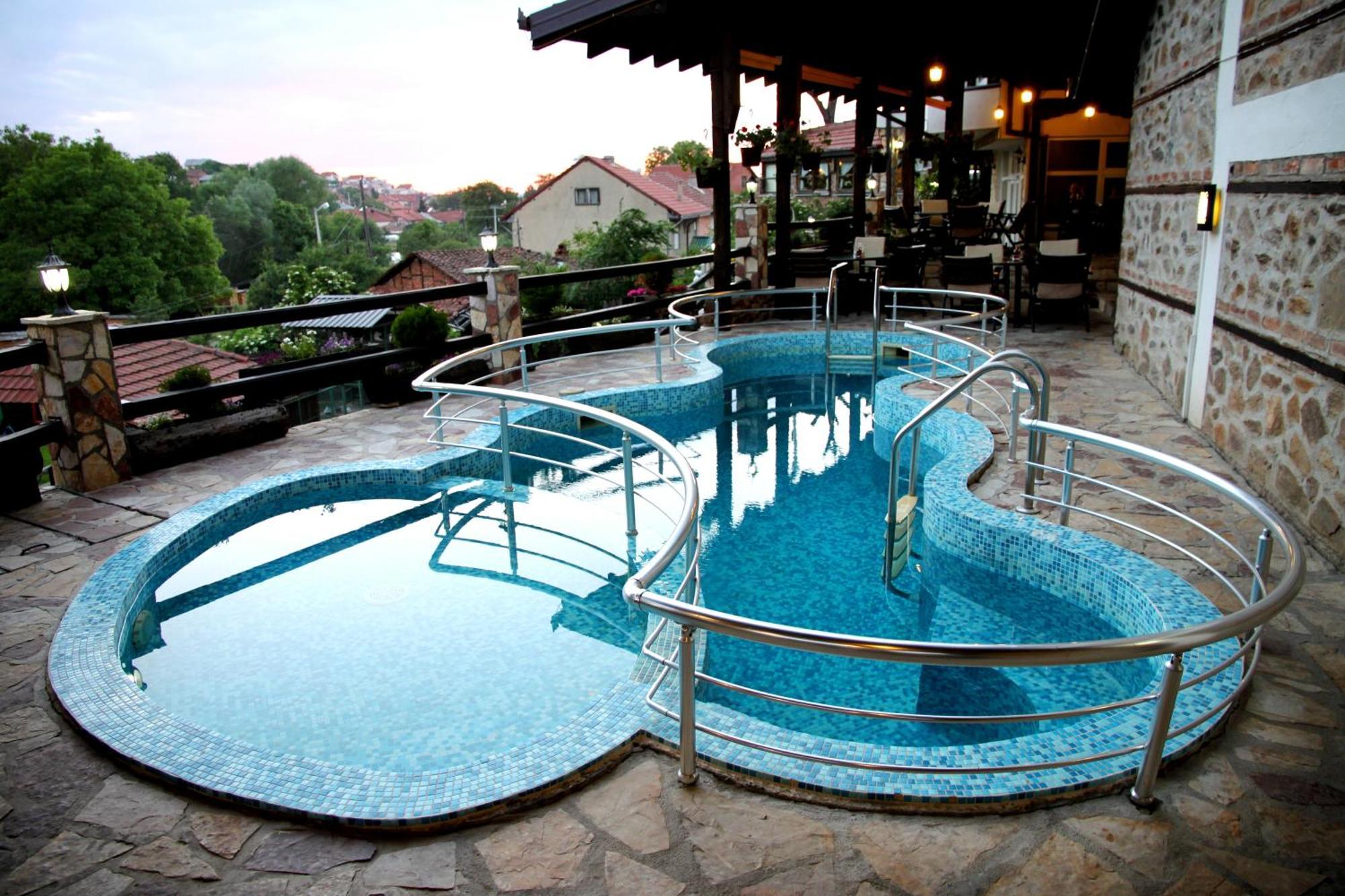 Hotel Manastir เบโรโว ภายนอก รูปภาพ
