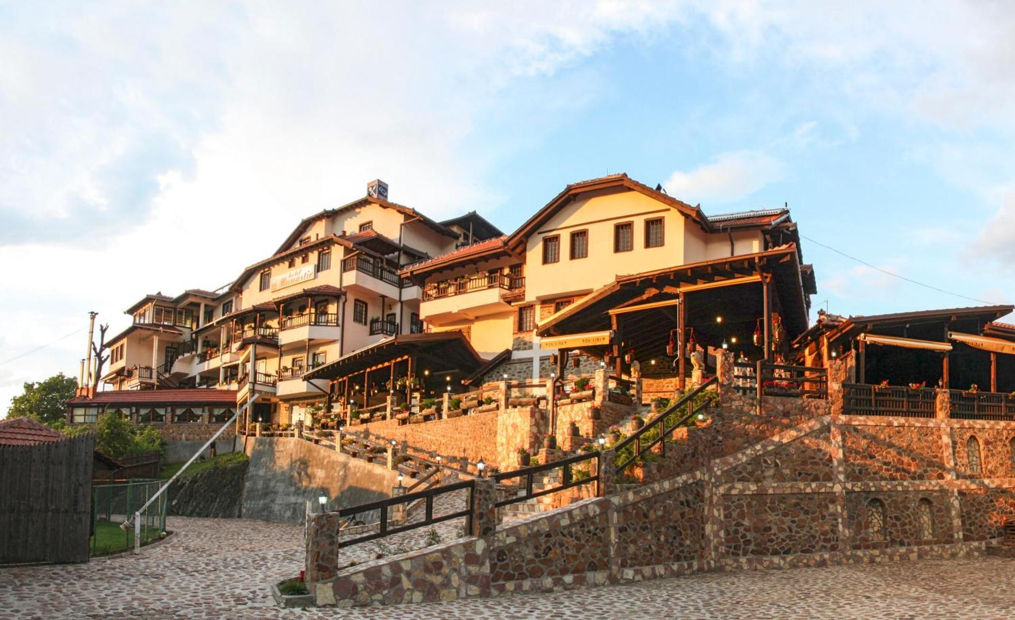 Hotel Manastir เบโรโว ภายนอก รูปภาพ